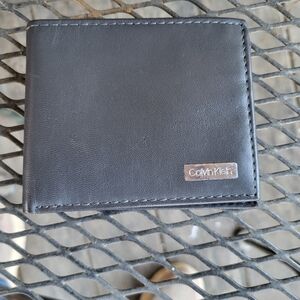 Calvin Klein Men's Bi-fold Wallet